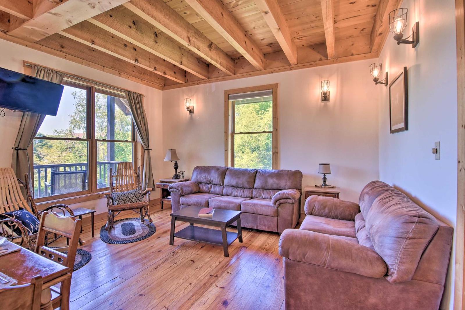 Timber Frame Cabin with South Holston Lake Views Main image 2